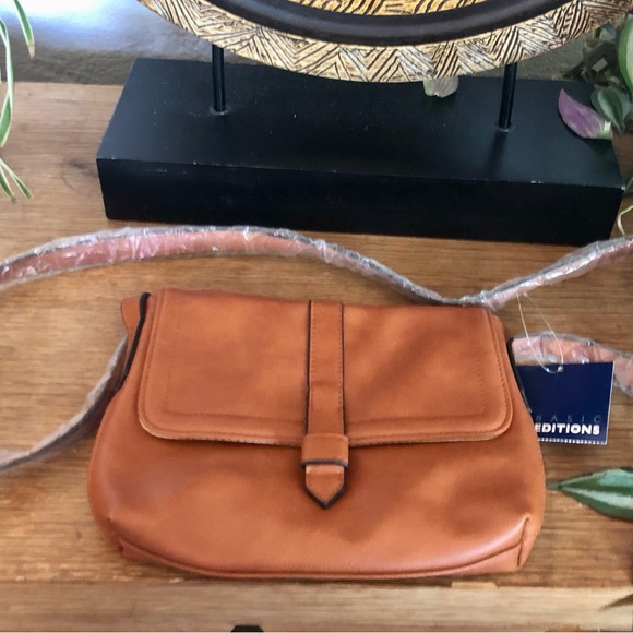 Basic Editions Crossbody - Picture 4 of 4